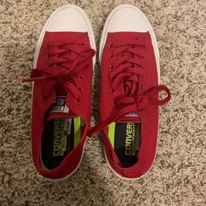 Low Top Red and White converse